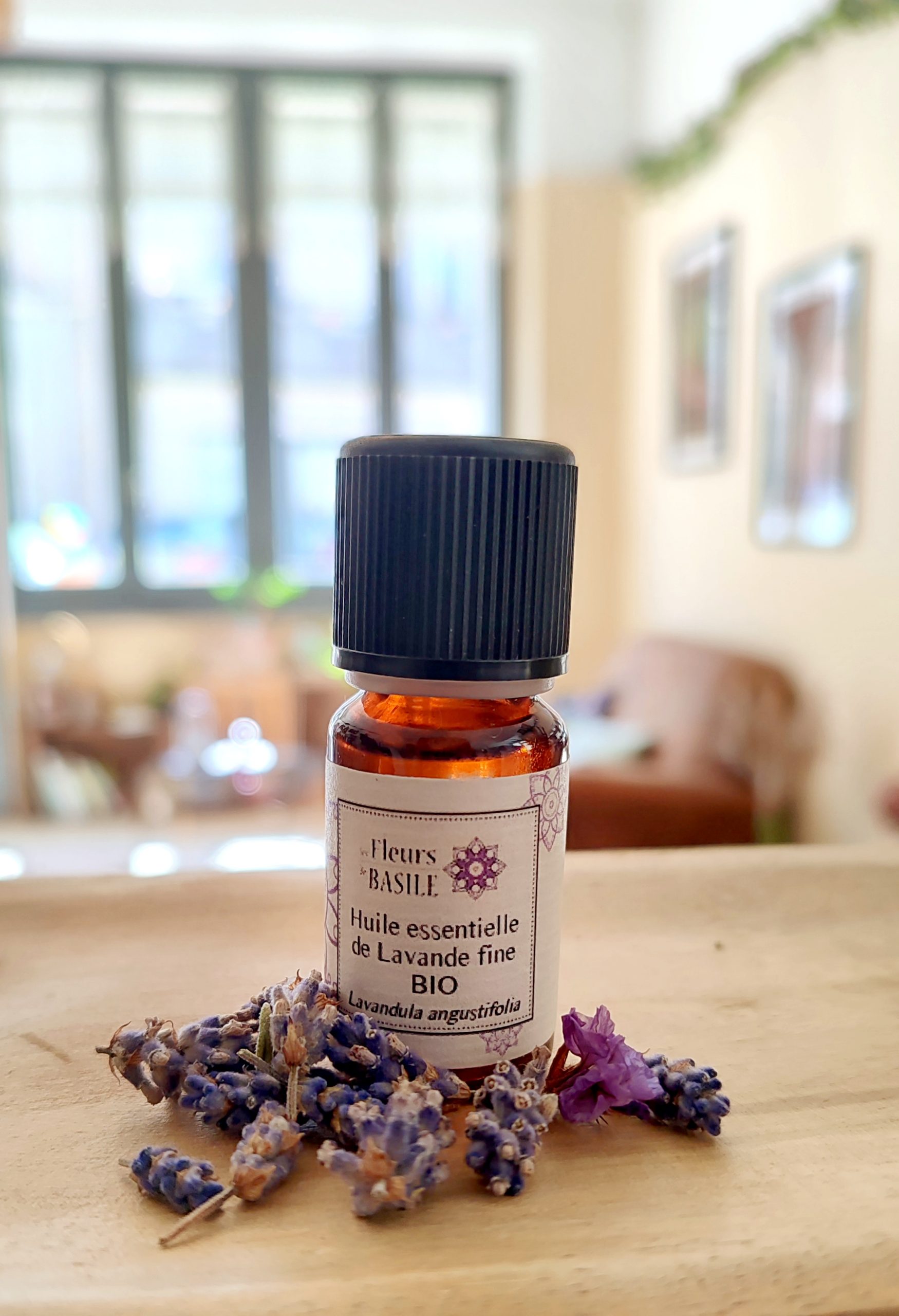 Flacon d'huile essentielle de Lavande Fine bio.