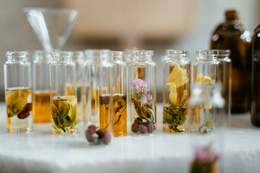 Flacons en verre avec extraits botaniques pour formulation cosmetique
