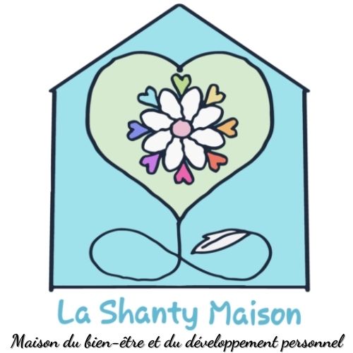 Logo La Shanty Maison, maison bleue avec cœur vert et fleur